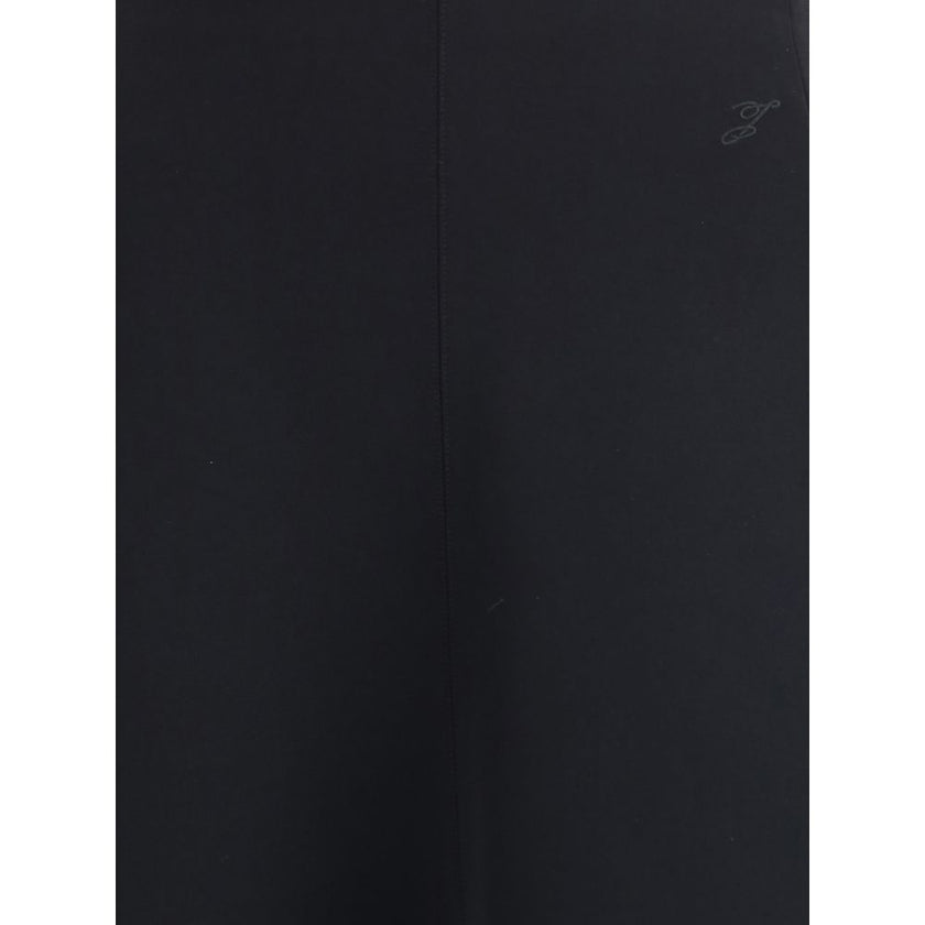 Black Cotton Midi SkirtThe black Jupe Triangle Skirt features a concealed zip closure, flared silhouette, and midi length, offering an essential and feminine look suitable for various occasions Season: AW25 Fit: Regular Composition: 100% Cotton MADE IN RO