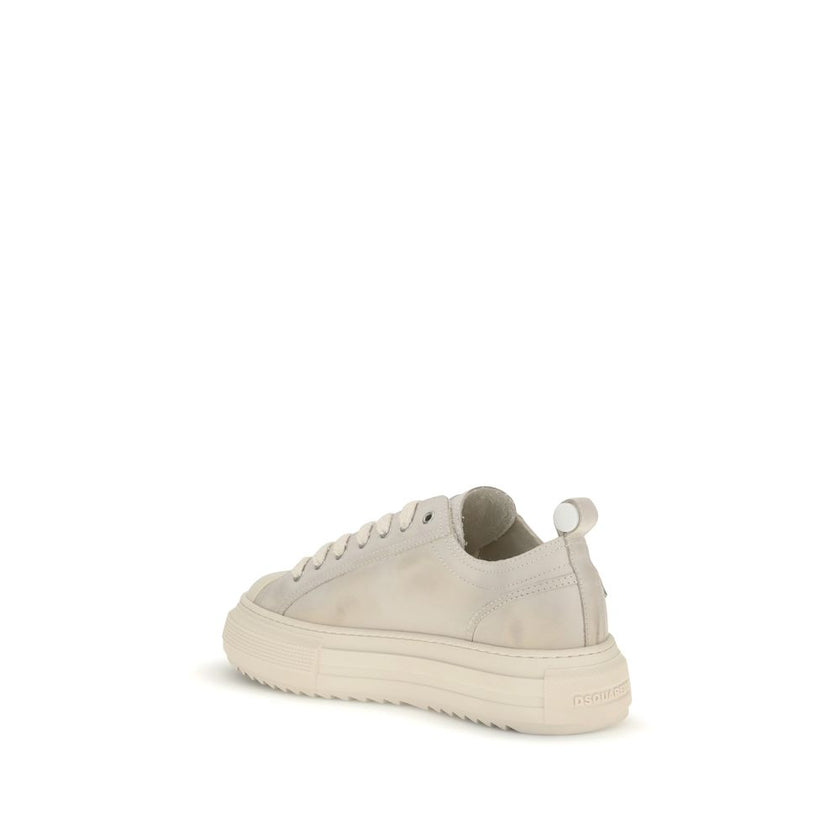 Cream Leather Platform SneakersThe Vintage Calfskin Sneakers by Dsquared2 feature a contemporary design with refined details. Characterized by the logo on the back side, they come with laces and a platform sole that adds a modern, edgy touch. A versatile