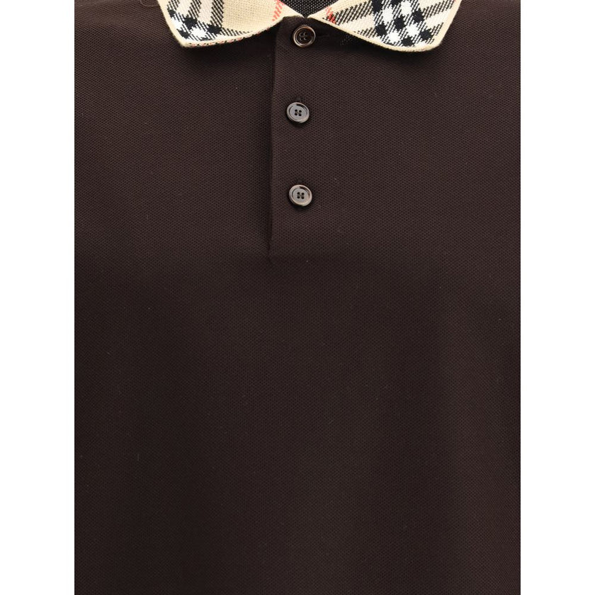 Brown Cotton Polo ShirtPiqué polo by Burberry balances comfort and refinement. The knitted collar with the iconic Burberry Check motif adds a distinctive touch, while the three-button front closure, ribbed cuffs, and side slits at the hem make the piece v