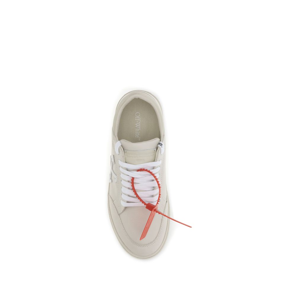 Beige Leather Low Top SneakersThe Vulcanized Sneakers by Off-White draw inspiration from skate culture, featuring a low-top silhouette and a vulcanized rubber sole. The upper, crafted from 100% leather, is embroidered with the iconic Arrow motif and finis