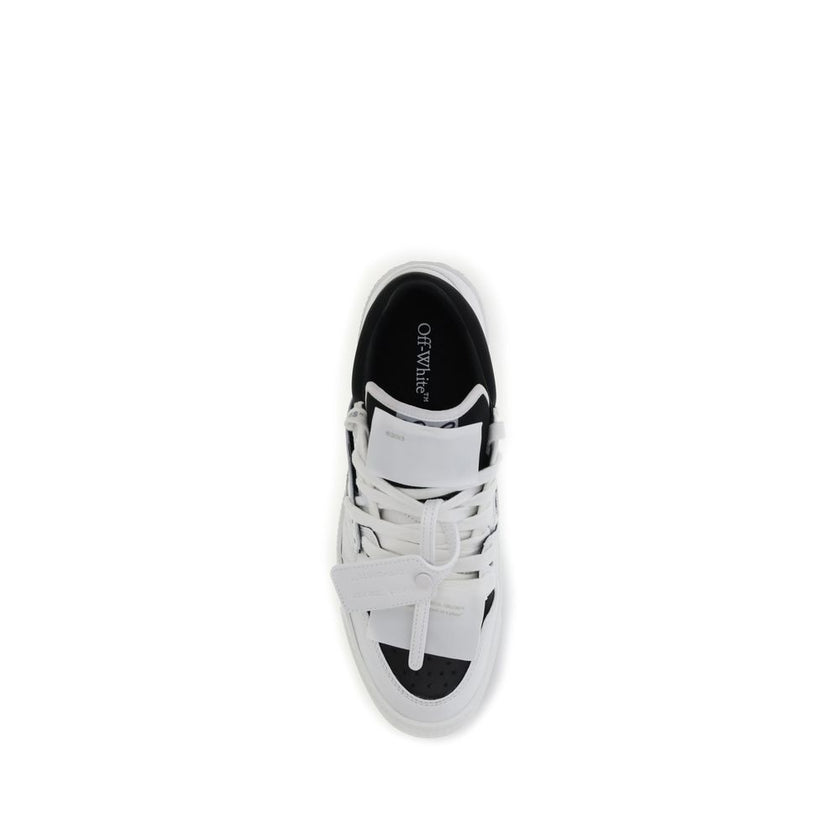 Low Top 3.0 Off Court SneakersThe Low Top 3.0 Off Court Sneakers by Off White are crafted from white leather and represent a perfect blend of street style and the brand’s iconic details. They feature a low-top silhouette with a round toe, perforated detai