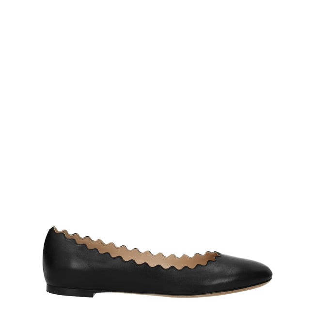 Black Leather Ballet FlatsDescription: The product with MPN CHC16A16075001 and code F55176 leather in black is a ballet flats designed by Chloé. Additional Info: Materials: Leather Shoe sole: Leather Shoe tip: Round toe Heel type: Low and flat MPN: CHC16A