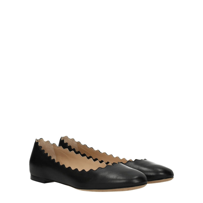Black Leather Ballet FlatsDescription: The product with MPN CHC16A16075001 and code F55176 leather in black is a ballet flats designed by Chloé. Additional Info: Materials: Leather Shoe sole: Leather Shoe tip: Round toe Heel type: Low and flat MPN: CHC16A