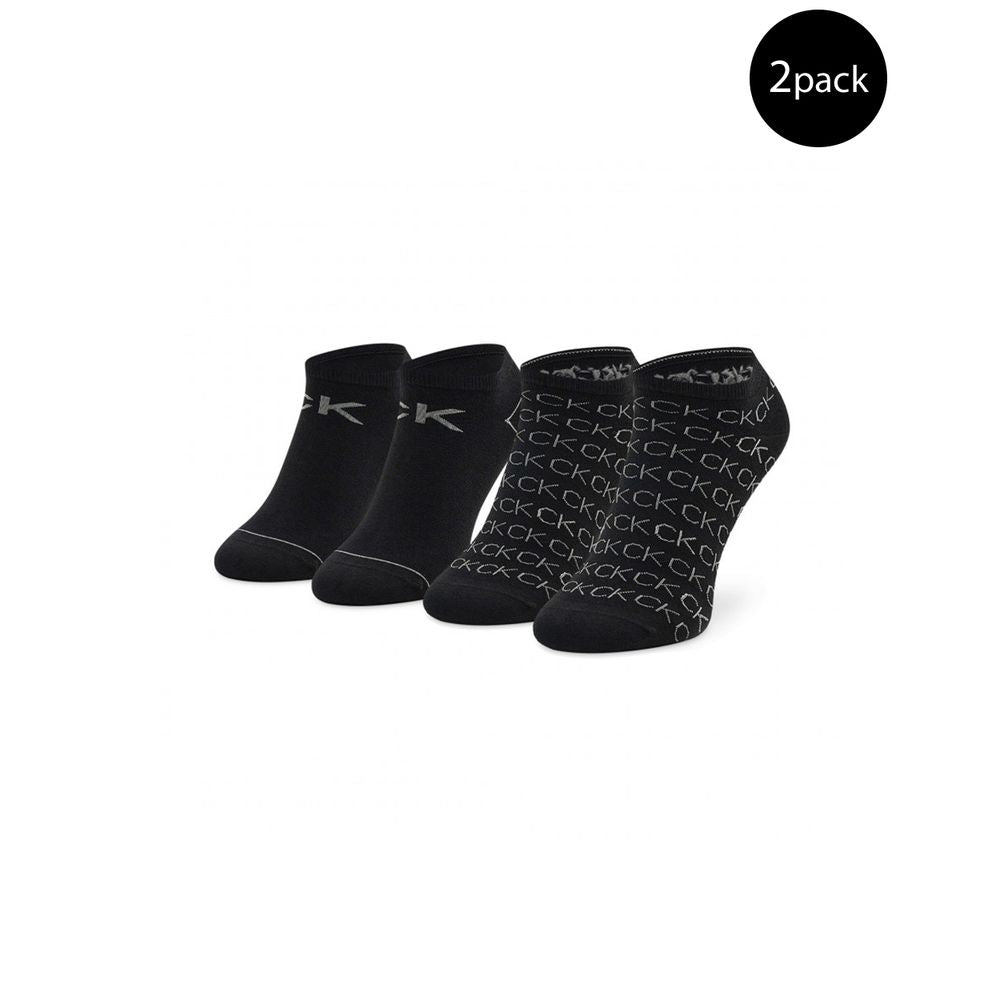 Black Cotton SocksCalvin Klein SNEAKER 2P ALL women’s socks (code 701218779) are the perfect choice for those who value comfort, style, and quality. This 2-pack includes one pair with a prominent CK logo and another with an all-over logo print, ideal for