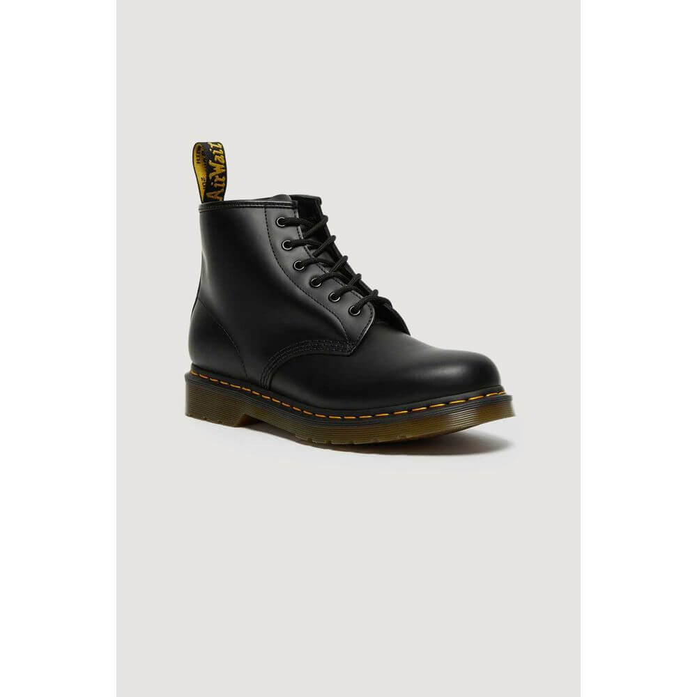 Black Leather Athletic SneakersDiscover the Dr. Martens 101 YS 26230001 men’s boots, made from 100% high-quality leather. These iconic boots offer the perfect balance of style and comfort, making them ideal for any occasion, from everyday wear to more cas