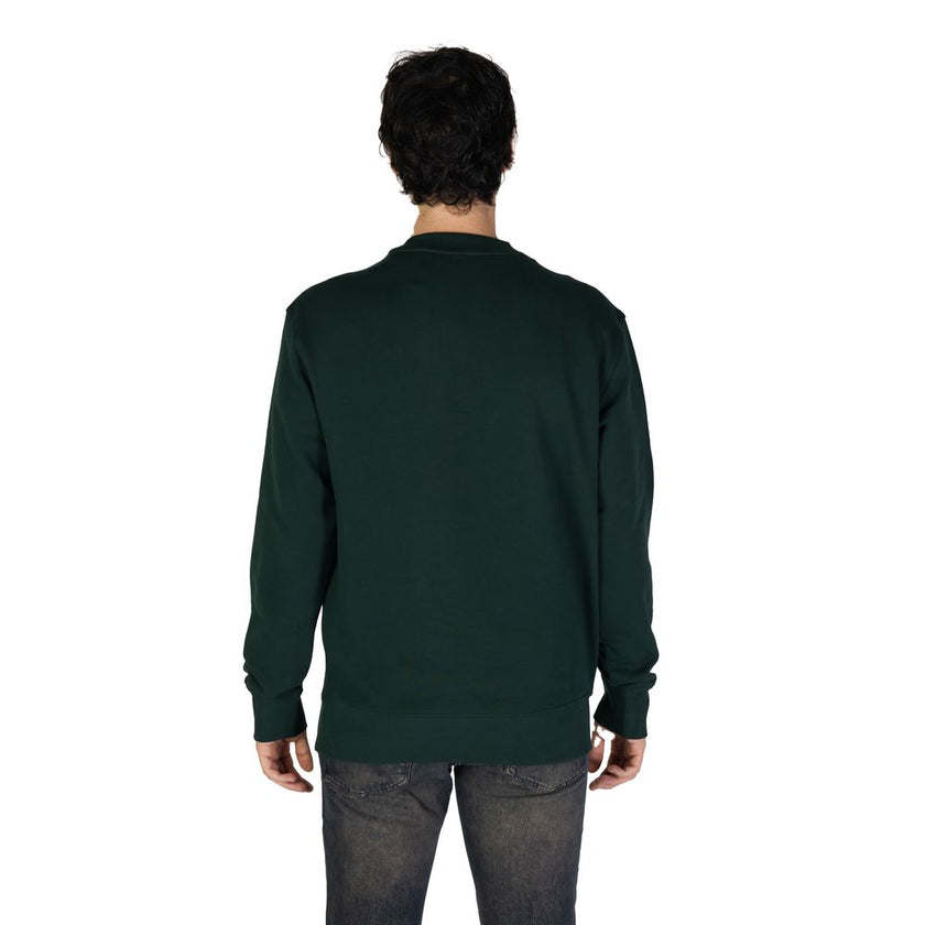 Green Cotton SweatshirtThe Boss JERSEY WE BASIC CREW 50487133 men’s crew neck sweatshirt is an essential piece with a modern and minimalist design. Made from 100% high-quality cotton, it offers a soft and comfortable feel against the skin. The contrasting