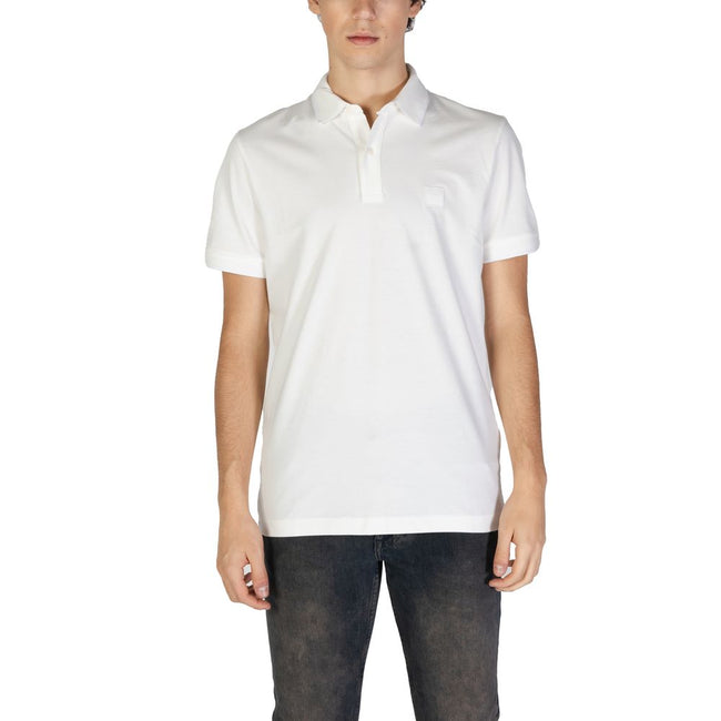White Cotton Polo ShirtThe Boss Passertip 10256683 01 50507699 men’s short-sleeved polo is the perfect choice for those seeking a refined and contemporary look. Made from a high-quality blend of 95% cotton and 5% elastane, this polo ensures comfort, softn