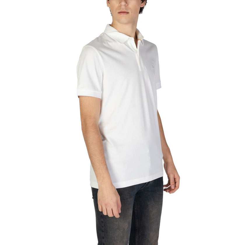 White Cotton Polo ShirtThe Boss Passertip 10256683 01 50507699 men’s short-sleeved polo is the perfect choice for those seeking a refined and contemporary look. Made from a high-quality blend of 95% cotton and 5% elastane, this polo ensures comfort, softn