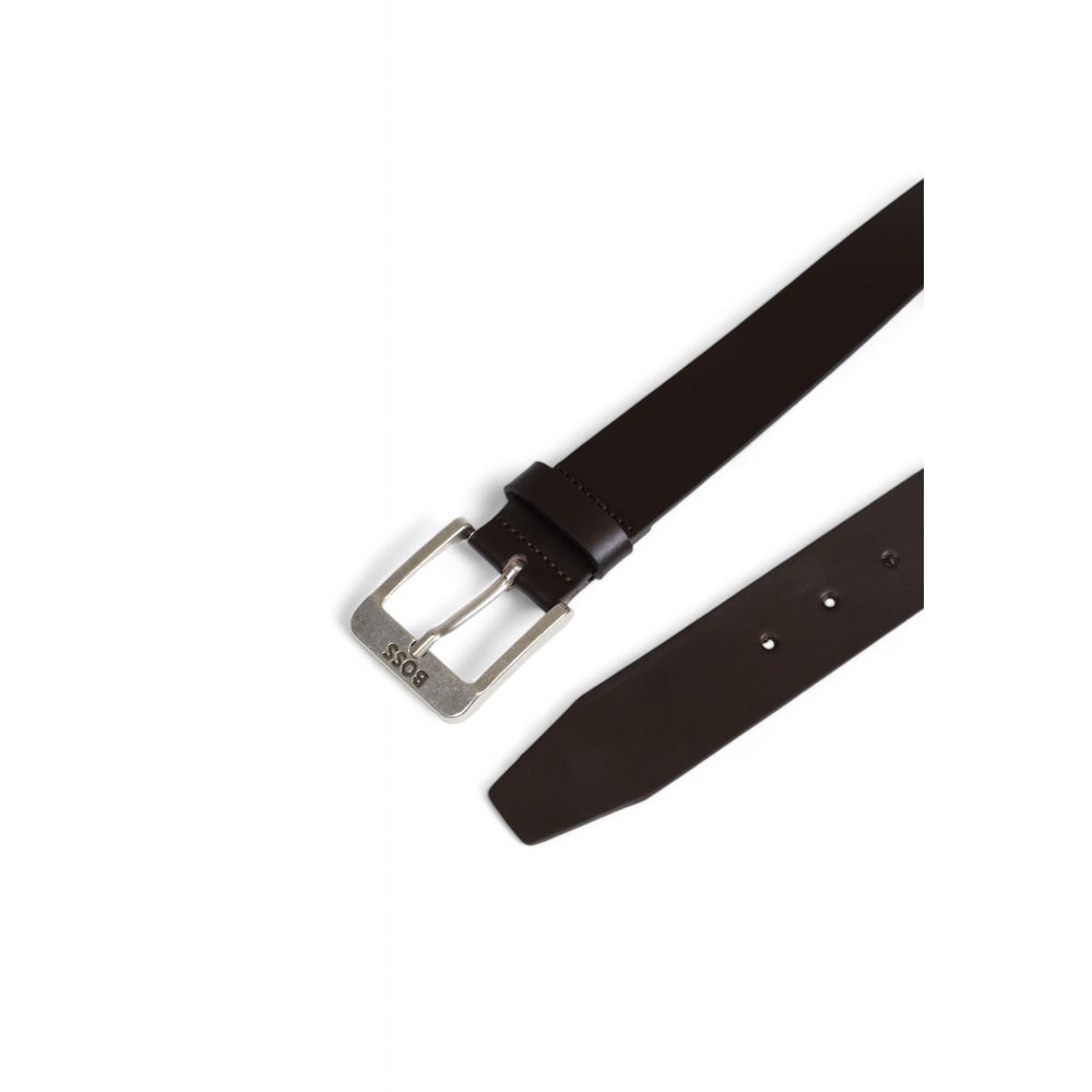 Brown Leather Regular BeltThe Boss Jemio_Sz40 10249289 01 50512795 men’s belt is a timeless accessory crafted entirely from premium leather. Its elegant and minimalist design is enhanced by a polished metal buckle with an engraved logo, adding a distincti