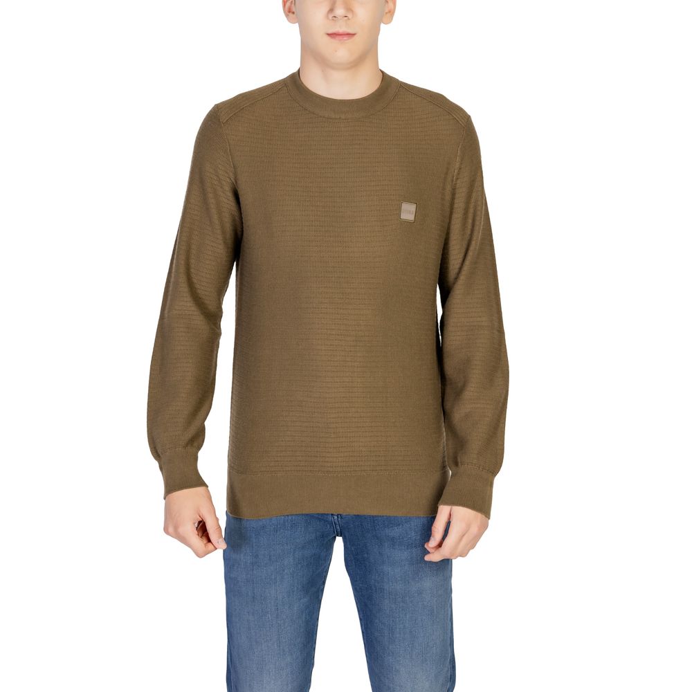 Green Cotton SweaterThe Boss Anion_S 10265864 01 50527584 men’s sweater is a refined knitwear piece, perfect for those seeking both style and comfort. Crafted from a premium blend of 95% cotton and 5% cashmere, it provides exceptional softness and a comfo