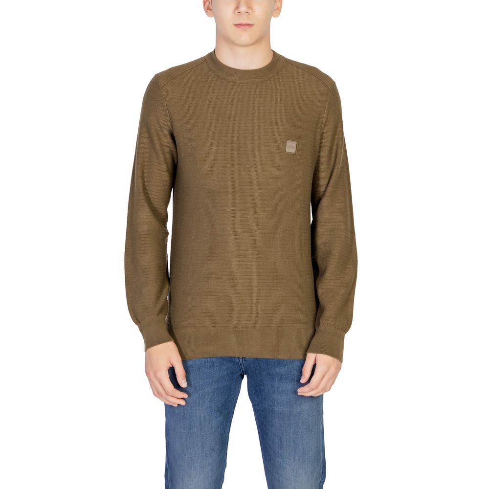 Green Cotton SweaterThe Boss Anion_S 10265864 01 50527584 men’s sweater is a refined knitwear piece, perfect for those seeking both style and comfort. Crafted from a premium blend of 95% cotton and 5% cashmere, it provides exceptional softness and a comfo