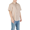 Beige Linen Shortsleeve ShirtDiscover the Calvin Klein Jeans LINEN COTTON S/S J30J327296 short-sleeve shirt for men, an essential piece for your summer wardrobe. Made with a blend of 58% linen and 42% cotton, this shirt offers unique freshness and breatha