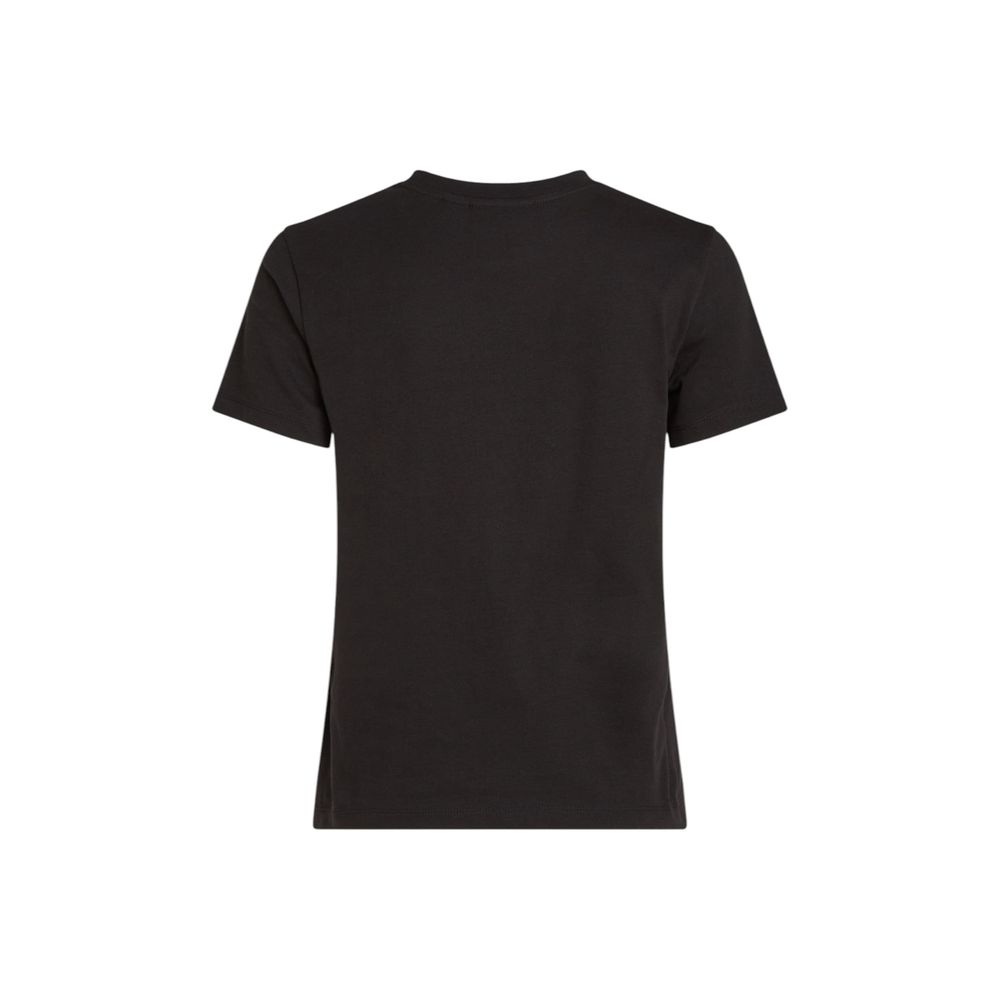 Black Recycled Cotton T-ShirtDiscover the Calvin Klein Jeans WOVEN LABEL REGULAR short-sleeve t-shirt for women, an essential piece for your wardrobe. Made from 100% recycled cotton, this t-shirt provides a soft and comfortable feel against the skin. The