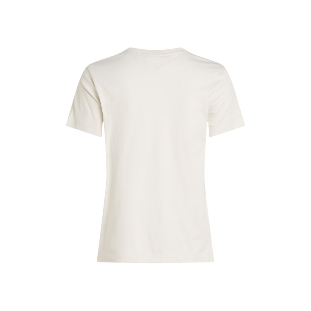 Beige Recycled Cotton T-ShirtDiscover the Calvin Klein Jeans WOVEN LABEL REGULAR short-sleeve t-shirt for women, an essential piece for your wardrobe. Made from 100% recycled cotton, this t-shirt provides a soft and comfortable feel against the skin. The