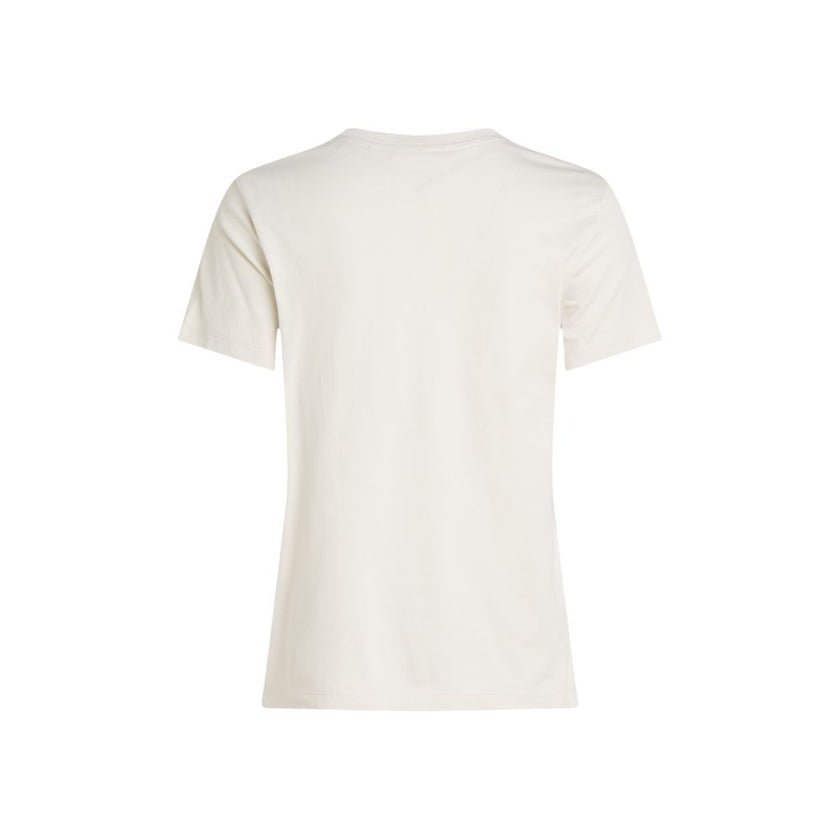 Beige Recycled Cotton T-ShirtDiscover the Calvin Klein Jeans WOVEN LABEL REGULAR short-sleeve t-shirt for women, an essential piece for your wardrobe. Made from 100% recycled cotton, this t-shirt provides a soft and comfortable feel against the skin. The