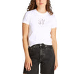White Recycled Cotton T-ShirtDiscover the short-sleeve women’s t-shirt by Calvin Klein Jeans, a clothing item that combines style and sustainability. Made from 100% recycled cotton, this t-shirt is perfect for those looking for a casual yet refined look.