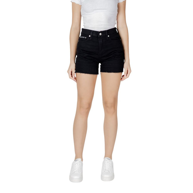 Black Cotton ShortsDiscover the Calvin Klein Jeans MOM J20J225154 women’s shorts, an essential piece for your summer wardrobe. Made with high-quality materials, featuring 94% cotton, 4% elastomultiester, and 2% elastane/lycra, these shorts provide excepti