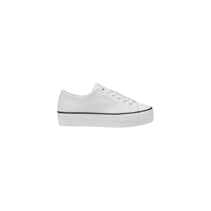 Black And White Leather SneakerThe Calvin Klein Jeans BOLD VULC FLATF LOW YW0YW01633 women’s sneakers are the perfect blend of contemporary style and everyday comfort. Crafted from 100% premium leather, these shoes feature a sleek, modern silhouette enhan