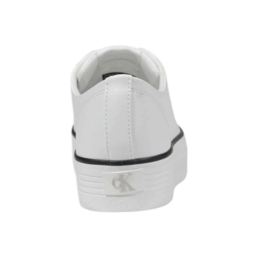 Black And White Leather SneakerThe Calvin Klein Jeans BOLD VULC FLATF LOW YW0YW01633 women’s sneakers are the perfect blend of contemporary style and everyday comfort. Crafted from 100% premium leather, these shoes feature a sleek, modern silhouette enhan