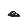 Black Leather SandalDiscover the comfort and style of the Calvin Klein Jeans SANDAL SLIDE DOUBLE. Made from 100% leather, these slide sandals offer timeless elegance and a perfect fit for any summer occasion. Their minimalist silhouette is enhanced by ref