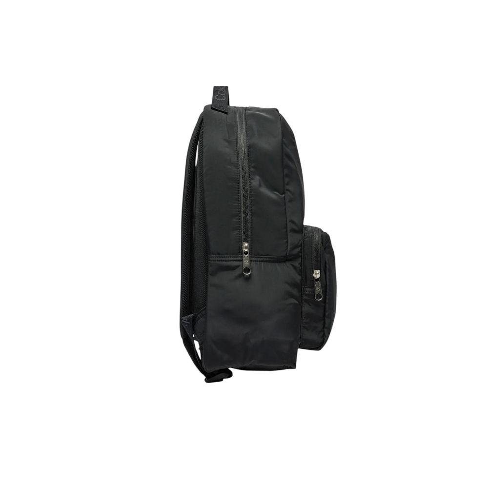 Black Recycled Polyester BackpackDiscover the Ultralight Center Zip backpack by Calvin Klein, a practical and stylish accessory made from 100% recycled polyester. This backpack is designed to provide excellent lightweight functionality without compromisin