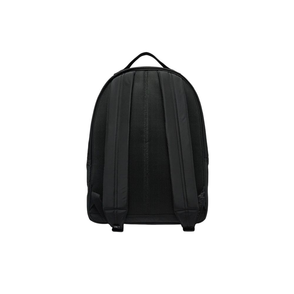Black Recycled Polyester BackpackDiscover the Ultralight Center Zip backpack by Calvin Klein, a practical and stylish accessory made from 100% recycled polyester. This backpack is designed to provide excellent lightweight functionality without compromisin
