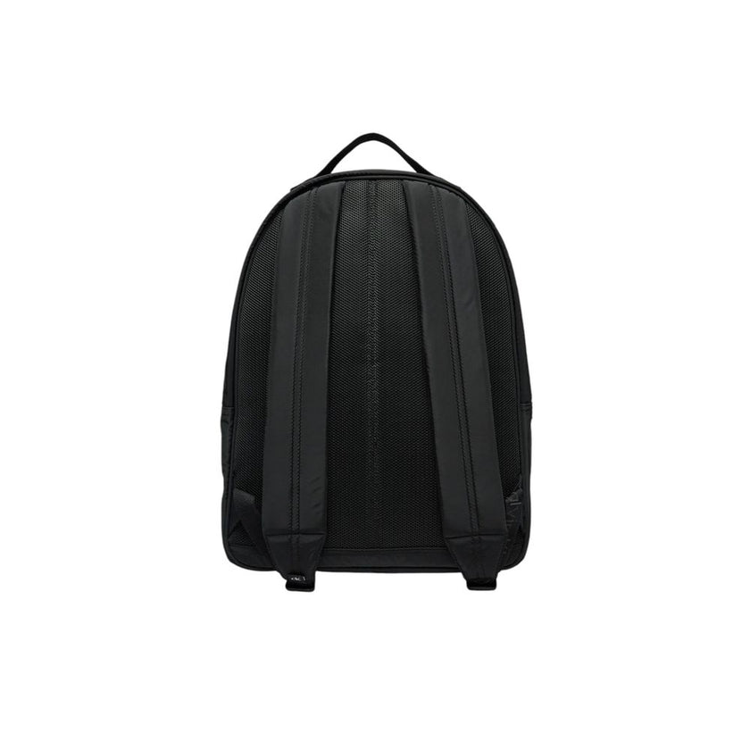 Black Recycled Polyester BackpackDiscover the Ultralight Center Zip backpack by Calvin Klein, a practical and stylish accessory made from 100% recycled polyester. This backpack is designed to provide excellent lightweight functionality without compromisin