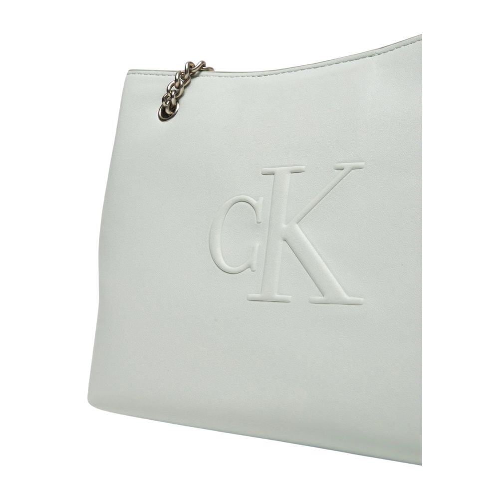 Gray Polyethylene HandbagDiscover the Calvin Klein Jeans SCULPTED CHAIN SHOULDER medium handbag for women, an elegant and versatile accessory perfect for any occasion. Made from 100% polyurethane, this bag combines style and functionality. Its soft struct