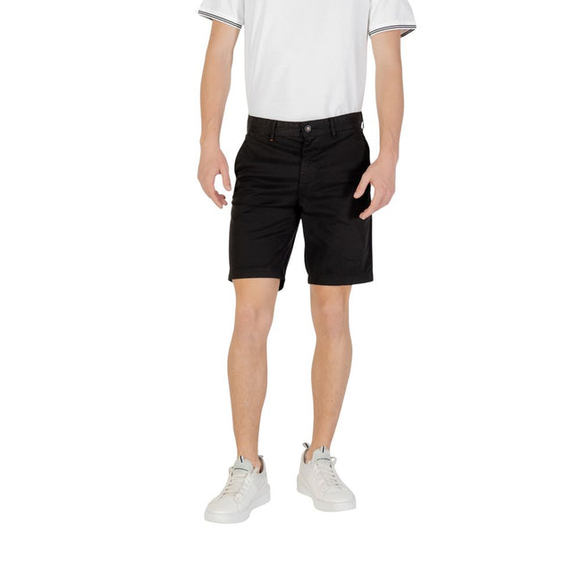 Black Cotton BermudaDiscover the Boss Chino-Slim Shorts, an essential piece for the modern man’s wardrobe. Made from 97% cotton and 3% elastane/lycra, these shorts provide a comfortable fit and great freedom of movement. The slim fit design ensures a cont