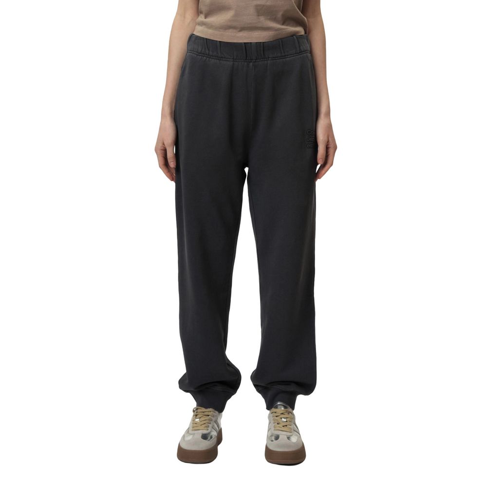 Gray Cotton Joggers Workout PantDiscover the Calvin Klein Jeans WASHED PUFF PRINT women’s sweatpants, made from 100% cotton to ensure comfort and breathability. These pants are designed to fit your body perfectly, offering a relaxed and comfortable fit. I