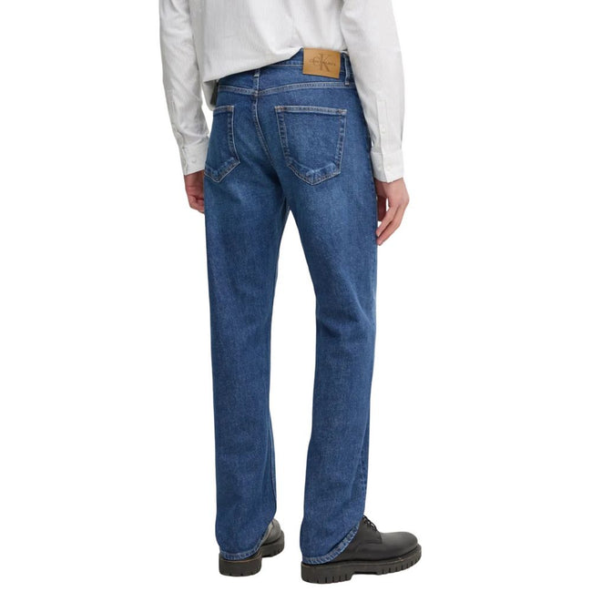 Blue Cotton Relaxed Fit JeansDiscover the regular/loose fit jeans for men by Calvin Klein Jeans, model STANDARD STRAIGHT J30J327016. Made with high-quality materials, these jeans consist of 79% cotton, 20% recycled cotton, and 1% elastane/lycra, ensuring