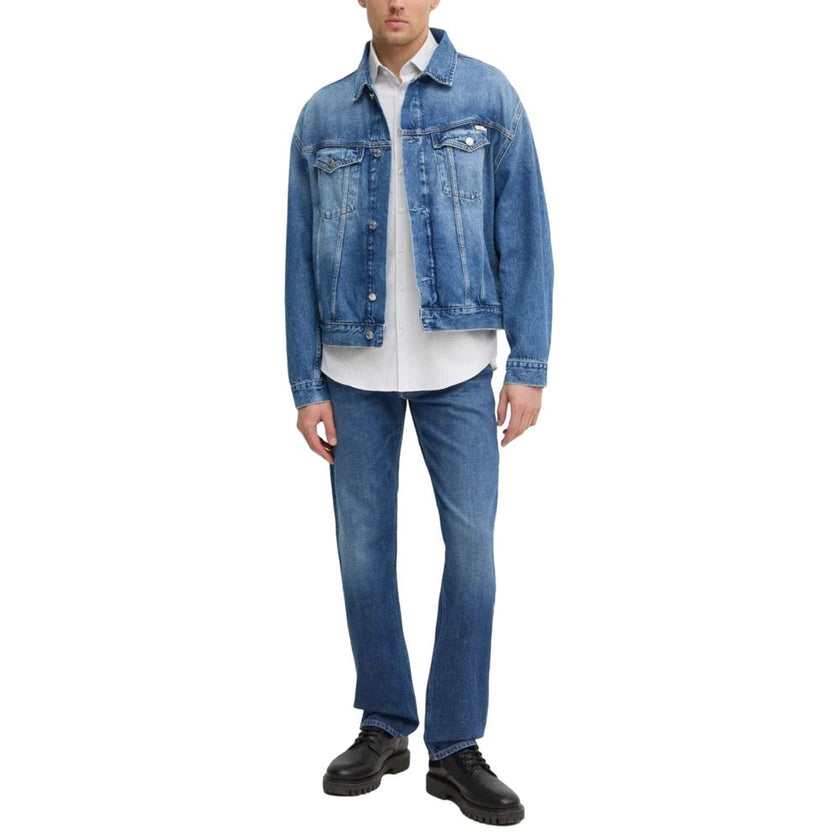 Blue Cotton Relaxed Fit JeansDiscover the regular/loose fit jeans for men by Calvin Klein Jeans, model STANDARD STRAIGHT J30J327016. Made with high-quality materials, these jeans consist of 79% cotton, 20% recycled cotton, and 1% elastane/lycra, ensuring