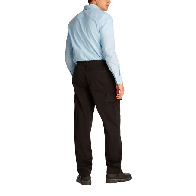 Black Cotton PantDiscover the regular/comfort men’s pants by Calvin Klein Jeans REGULAR STRAIGHT CAR J30J327615, crafted from a blend of 97% cotton and 3% elastane/lycra. These pants provide an excellent fit with their straight cut and comfort for everyda