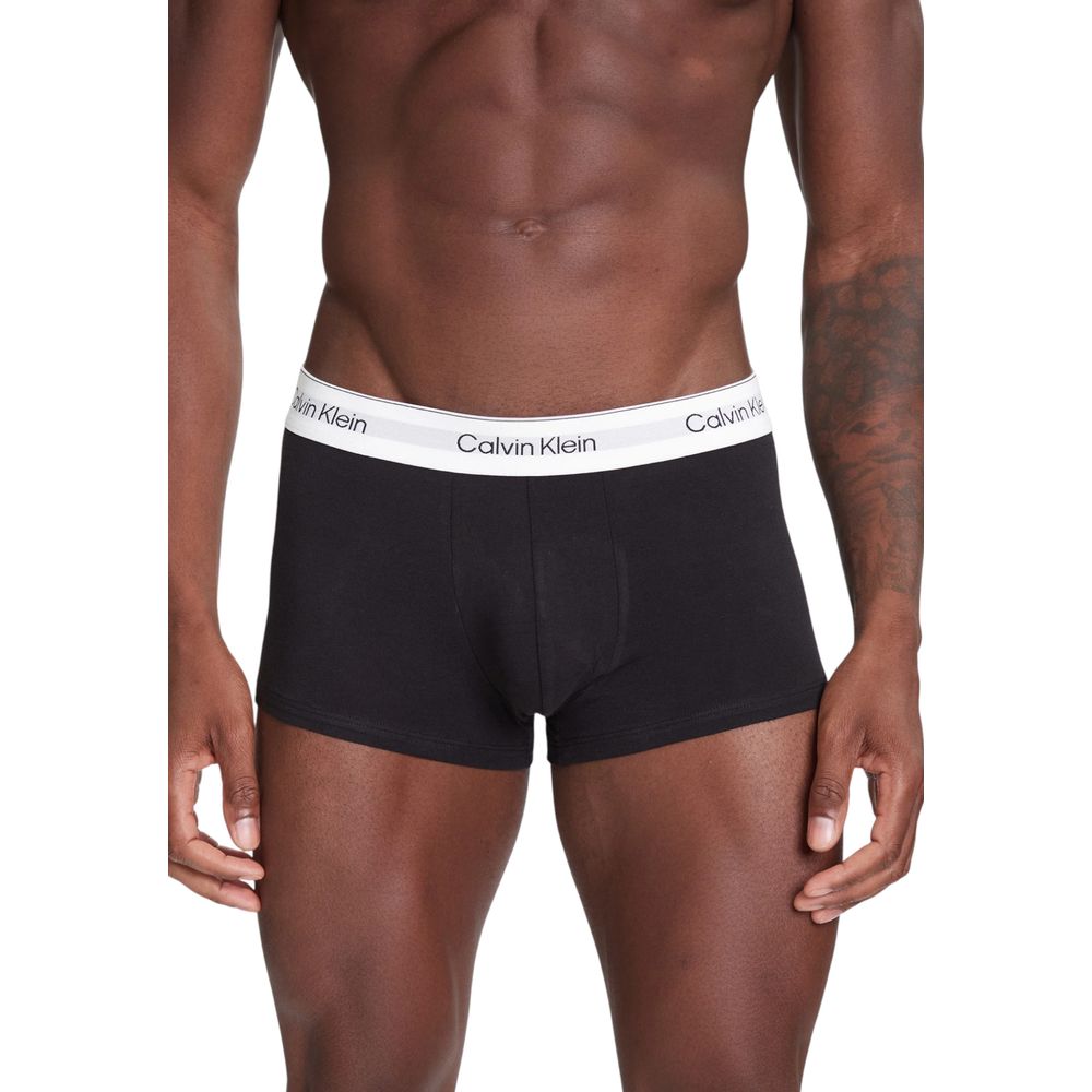 Yellow Cotton BoxerDiscover timeless comfort and style with the Calvin Klein Underwear LOW RISE TRUNK 3PK LV00NB4389 men’s boxer set. Made from high-quality materials, 95% cotton and 5% elastane, these boxers provide a perfect fit and a soft feel against