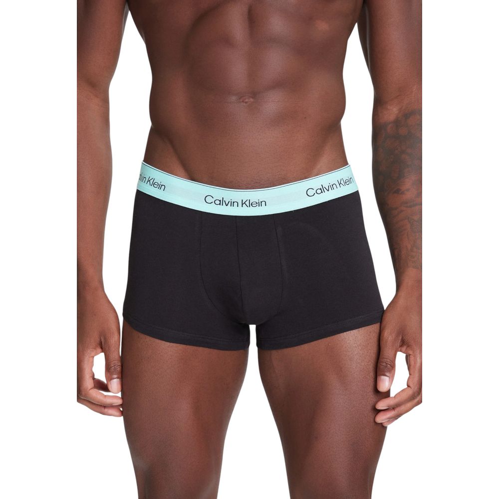 Yellow Cotton BoxerDiscover timeless comfort and style with the Calvin Klein Underwear LOW RISE TRUNK 3PK LV00NB4389 men’s boxer set. Made from high-quality materials, 95% cotton and 5% elastane, these boxers provide a perfect fit and a soft feel against