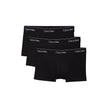 Black Cotton BoxersDiscover timeless comfort and style with the Calvin Klein Underwear LOW RISE TRUNK LV00NB4389 men’s boxers. Made from a high-quality blend of 95% cotton and 5% elastane/lycra, these boxers provide a perfect fit and a soft feel against t