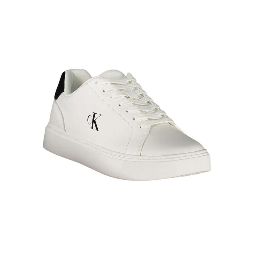 White Leather Men SneakerUnleash your athletic edge with this sleek pair of Calvin Klein sneakers. Boasting a daring fusion of classic design and contemporary flair, each shoe features a bold white palette contrasted with striking black accents. The remov