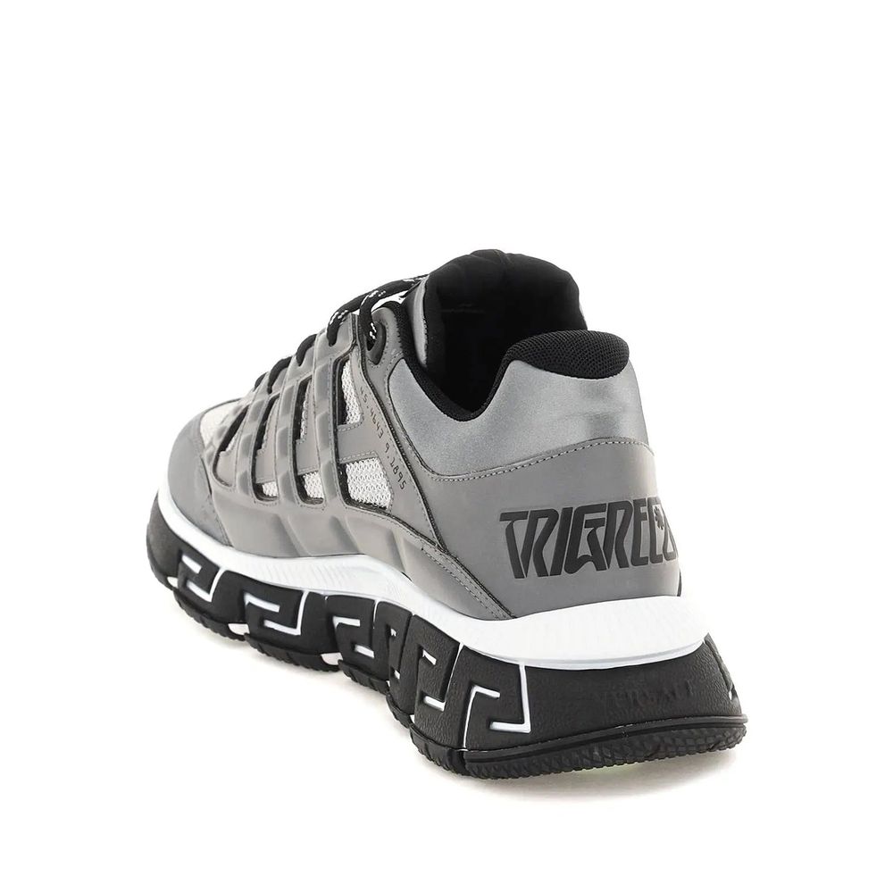 Silver Fabric Athletic SneakersDescription: – Composition: – Fabric – Leather details – Rubber sole – Lace up – Front and back logo detail – Made in Italy –Silver Fabric Athletic Sneakers${tagsVersaceAulae Silver Fabric Athletic Sneakers VersaceAulae Silv