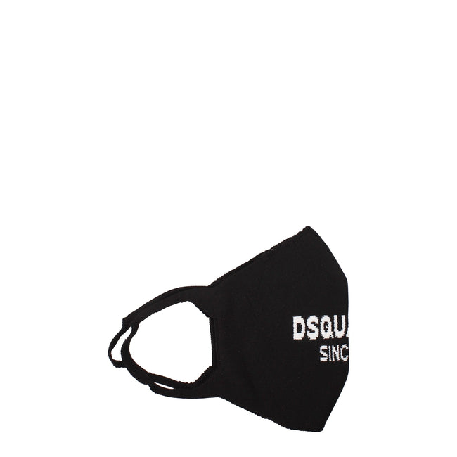 Black Polipropilene FacemaskDescription: The product with MPN MAM00459204170M1296 and code F68499 polypropylene in black is a masks designed by Dsquared2. It has features like front logo. Additional Info: Style: Casual Materials: Cotton Composition: 45% P