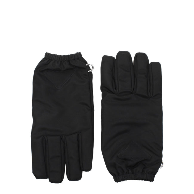 Black Nylon GlovesDescription: The product with MPN 2GG1701WQ8F0002 and code F72577 recycled nylon in black is a gloves designed by Prada. It has features like removable straps. Additional Info: Style: Casual Materials: Recycled Nylon MPN: 2GG1701WQ8F0002