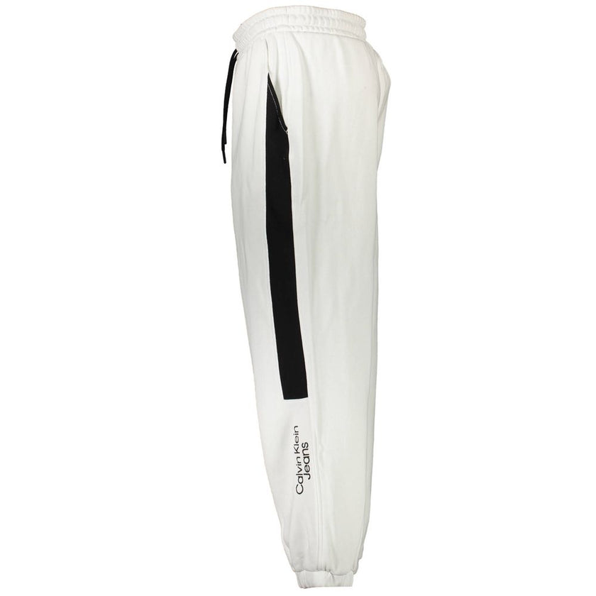 White Cotton PantSPORTS TROUSERS, ELASTIC WAIST WITH LACES, ELASTIC ANKLE, 2 POCKETS, EMBROIDERY, CONTRASTING DETAILS, LOGOWhite Cotton Pant${tagsCalvin KleinAulae White Cotton Pant Calvin KleinAulae White Cotton Pant SPORTS TROUSERS, ELASTIC WAIST WITH L