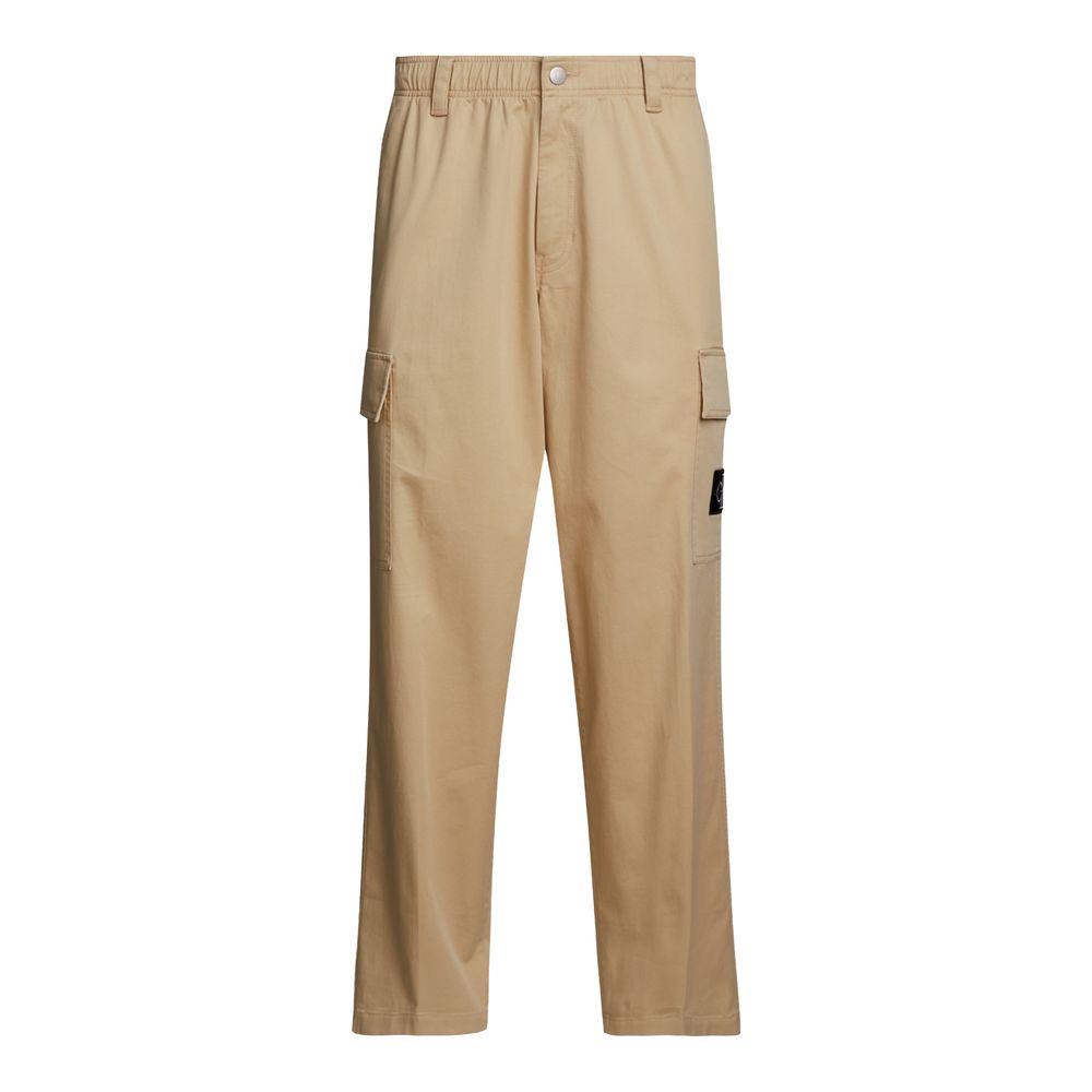 Beige Recycled Cotton PantThe Calvin Klein Jeans REGULAR STRAIGHT J30J326829 men’s trousers offer a regular/comfort fit, perfect for those seeking both style and practicality. Made from 97% regenerated cotton and 3% elastane/lycra, they provide a soft tou