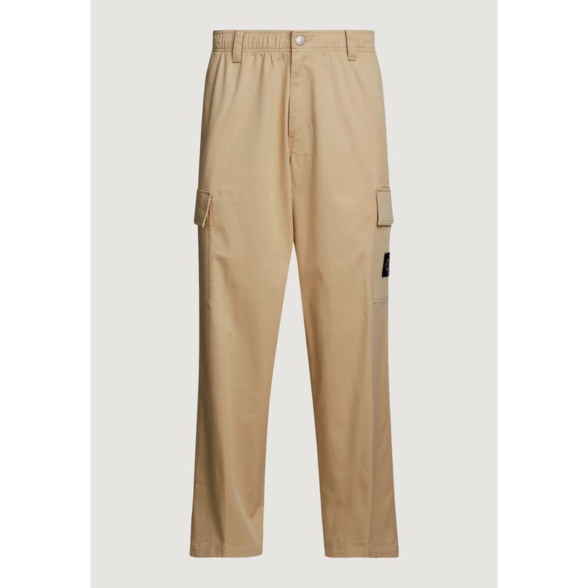 Beige Recycled Cotton PantThe Calvin Klein Jeans REGULAR STRAIGHT J30J326829 men’s trousers offer a regular/comfort fit, perfect for those seeking both style and practicality. Made from 97% regenerated cotton and 3% elastane/lycra, they provide a soft tou