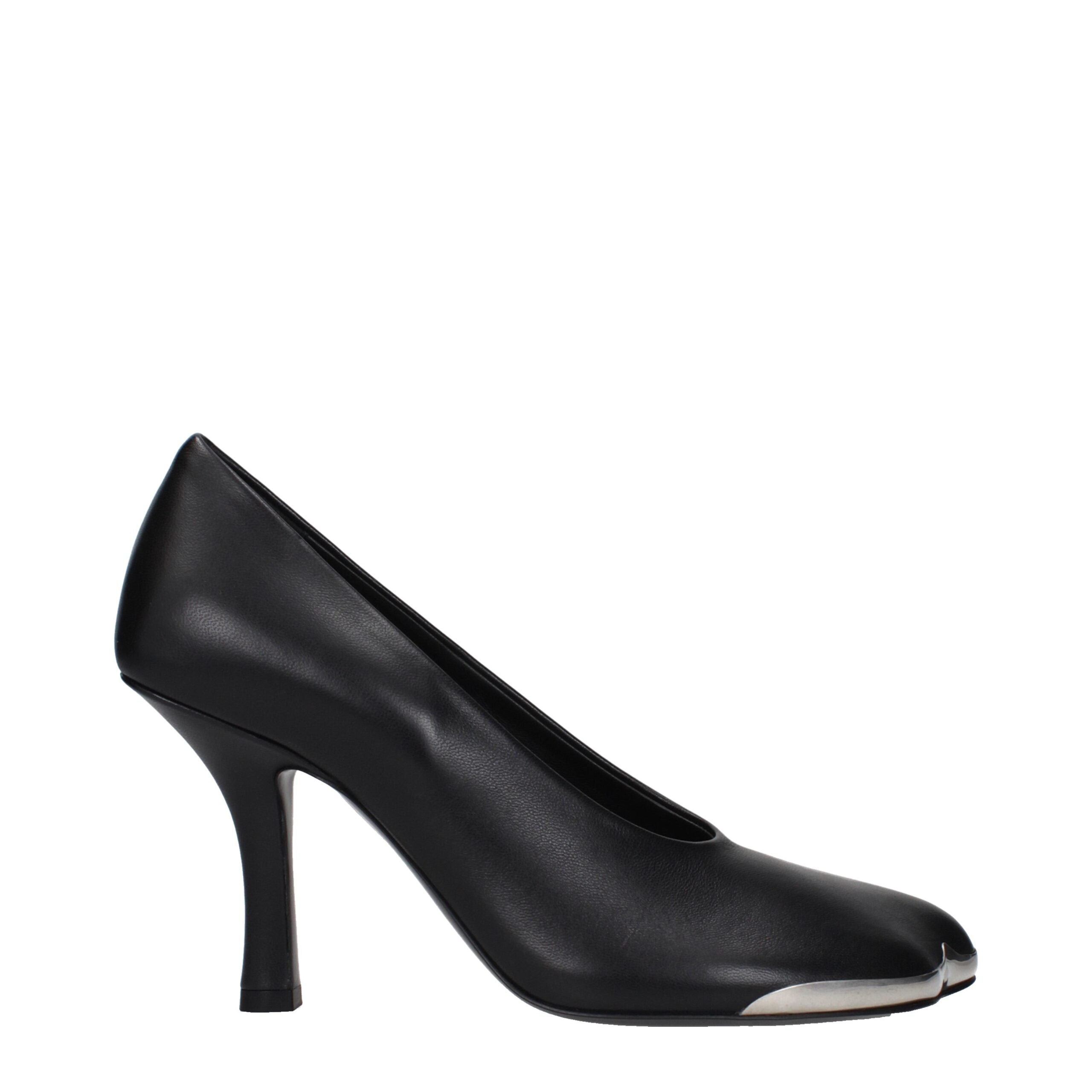 Schwarze Lederpumps mit hohen Absätzen von Burberry
