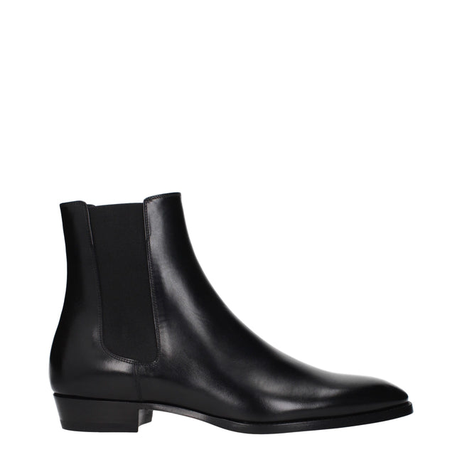 Black Leather Ankle BootsDescription: The product with MPN 353673174C38NO and code F84768 leather in black is a ankle boots designed by Celine. Additional Info: Closing type: Closure with Elastic Materials: Leather Shoe sole: Leather Shoe tip: Pointy toe