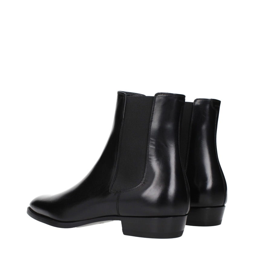 Black Leather Ankle BootsDescription: The product with MPN 353673174C38NO and code F84768 leather in black is a ankle boots designed by Celine. Additional Info: Closing type: Closure with Elastic Materials: Leather Shoe sole: Leather Shoe tip: Pointy toe