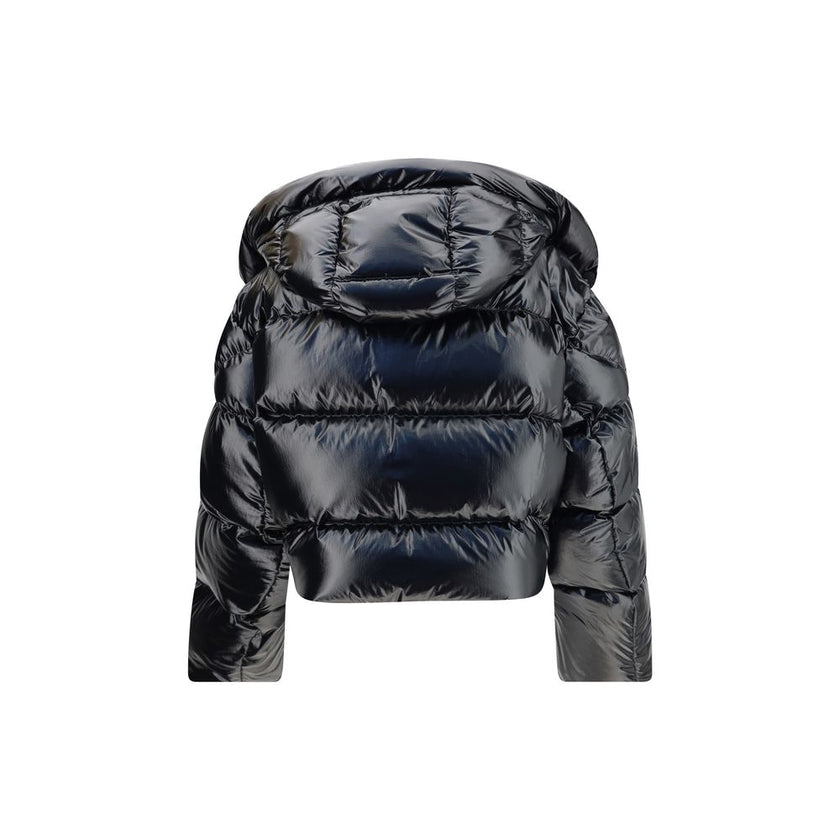 Black Polyamide Full-Length JacketThe Lothar Short Down Jacket with hood from Moncler x EE72 by Edward Enninful combines style and functionality. Crafted from nylon with a longue saison lining, it features lightweight yet warm padding, ideal for colder da