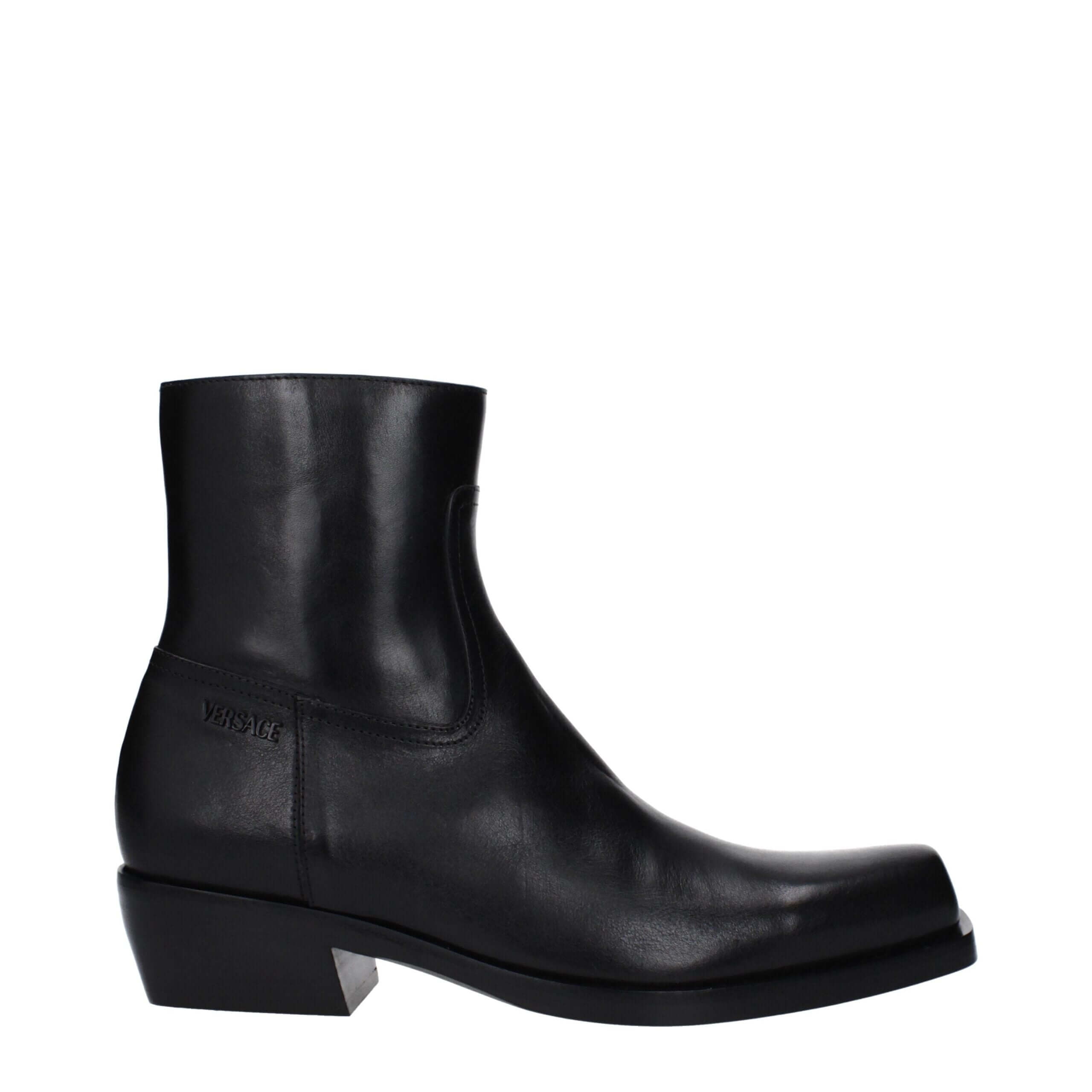 Black Leather Ankle BootsDescription: The product with MPN 10161571A110841B00E and code F82950 leather in black is a ankle boots designed by Versace. It has features like side logo. Additional Info: Style: Casual Closing type: Zip Closure Shoe sole: Leath