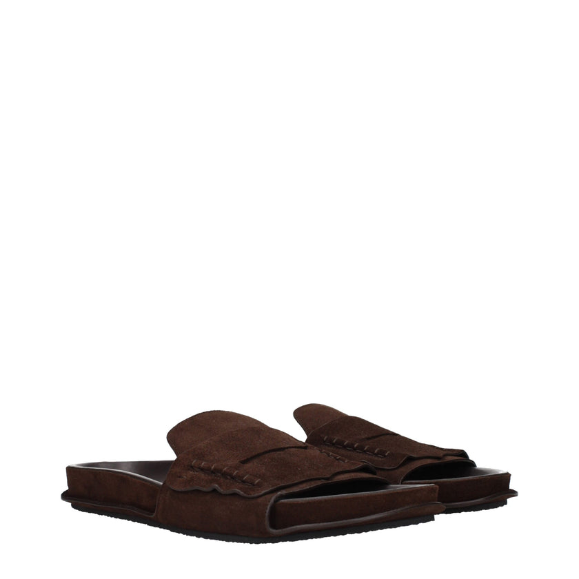 Brown Leather SlippersDescription: The product with MPN 255FO1724354880 and code F84881 suede in brown is a slippers and clogs designed by Jacquemus.Brown Leather Slippers${tagsJacquemusAulae Brown Leather Slippers JacquemusAulae Brown Leather Slippers De