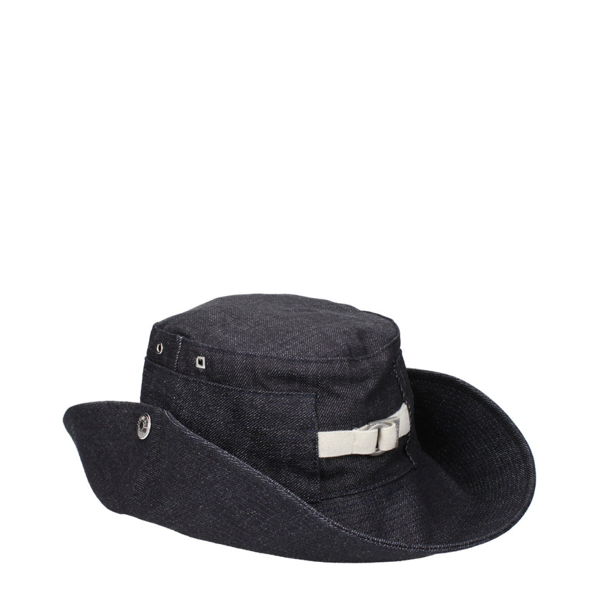 Blue Cotton SunhatDescription: The product with MPN 255AC7211782380 and code F84954 cotton in blue is a hats designed by Jacquemus. It has features like front logo, side buttons.Blue Cotton Sunhat${tagsJacquemusAulae Blue Cotton Sunhat JacquemusAulae Blue